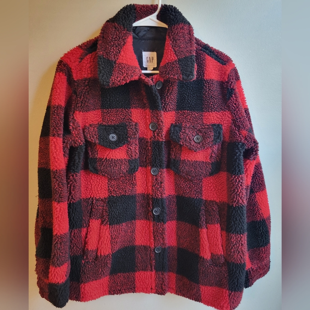 GAP Men's Cozy Grandpa Red and Black Buffalo Plaid Sherpa Jacket, S